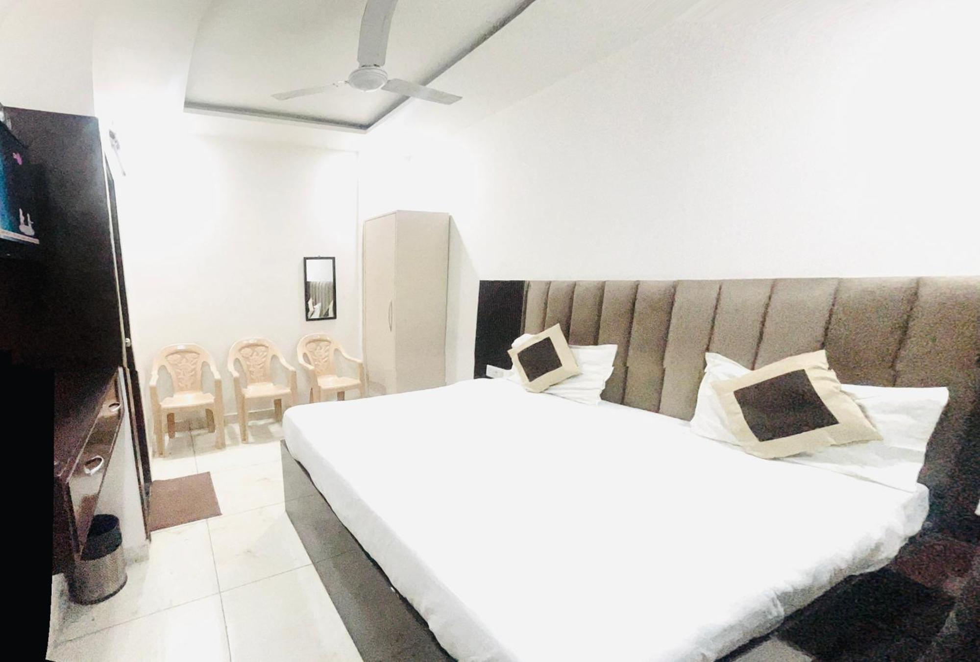 Hotel Green Apple บาแรลลี ภายนอก รูปภาพ
